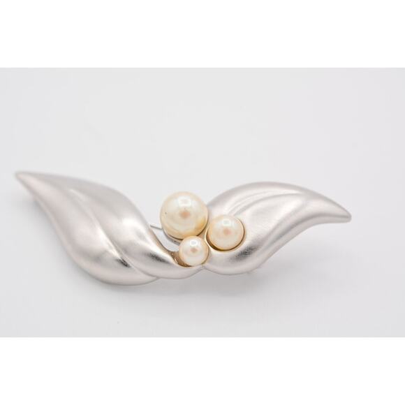 Givenchy Vintage Leaf Pin Brooch Brushed Silver Pearl Chunky Signed 1980s Bin1 - Picture 5 of 12